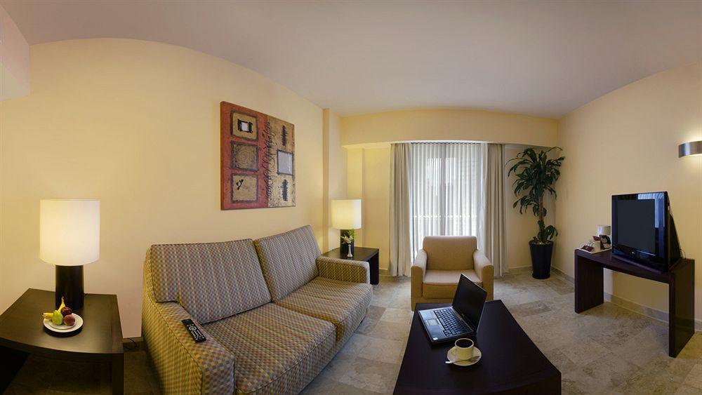 Fiesta Inn โคอาทซาโคลคอส ภายนอก รูปภาพ