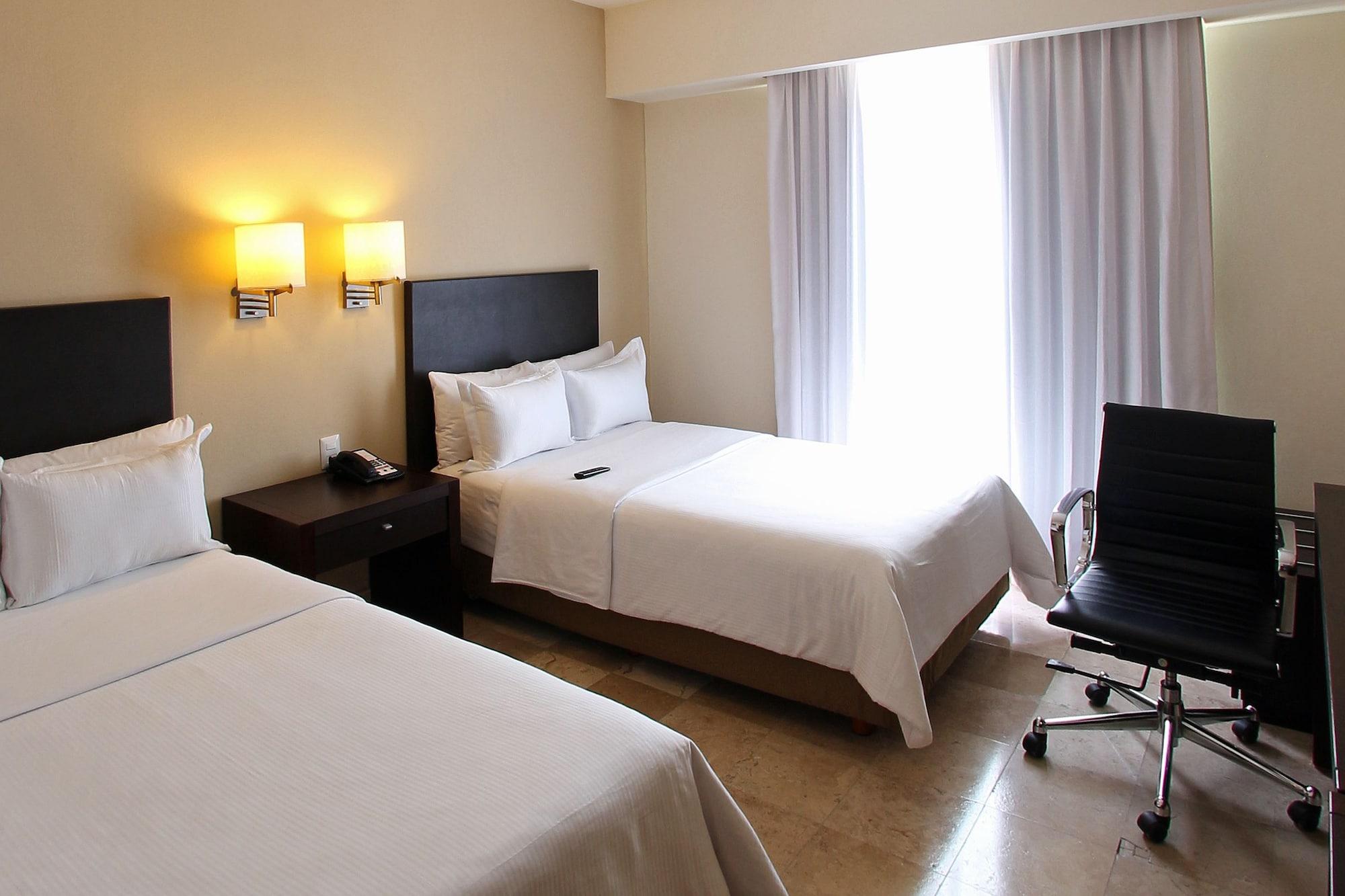 Fiesta Inn โคอาทซาโคลคอส ภายนอก รูปภาพ