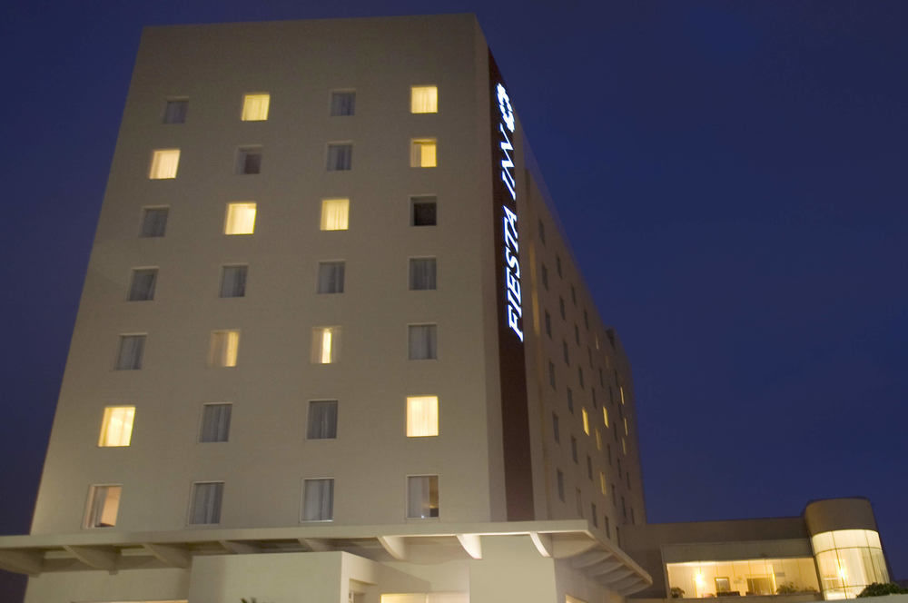 Fiesta Inn โคอาทซาโคลคอส ภายนอก รูปภาพ