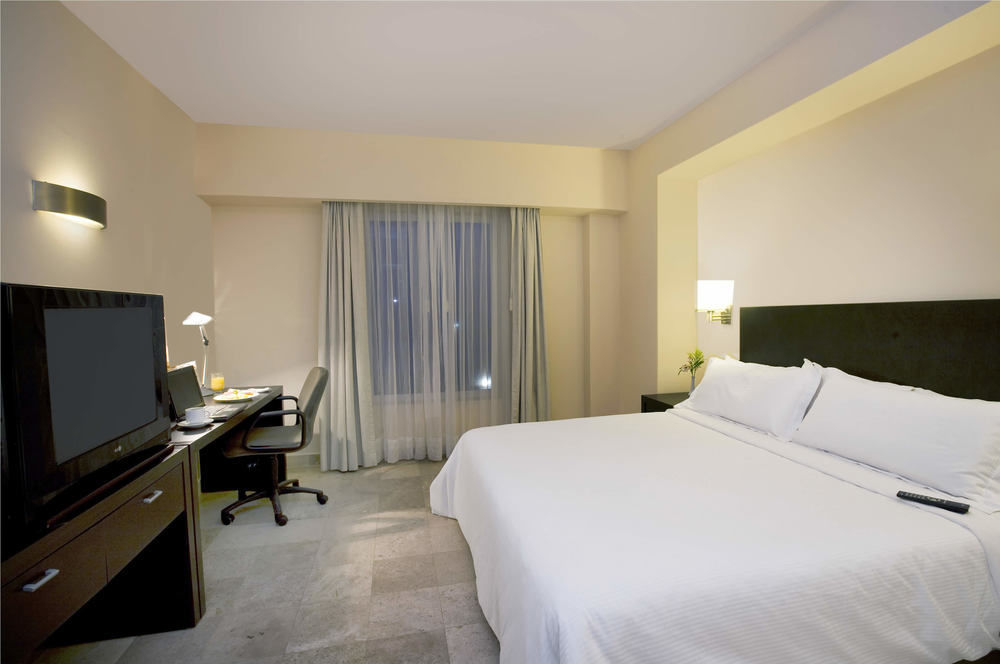 Fiesta Inn โคอาทซาโคลคอส ภายนอก รูปภาพ