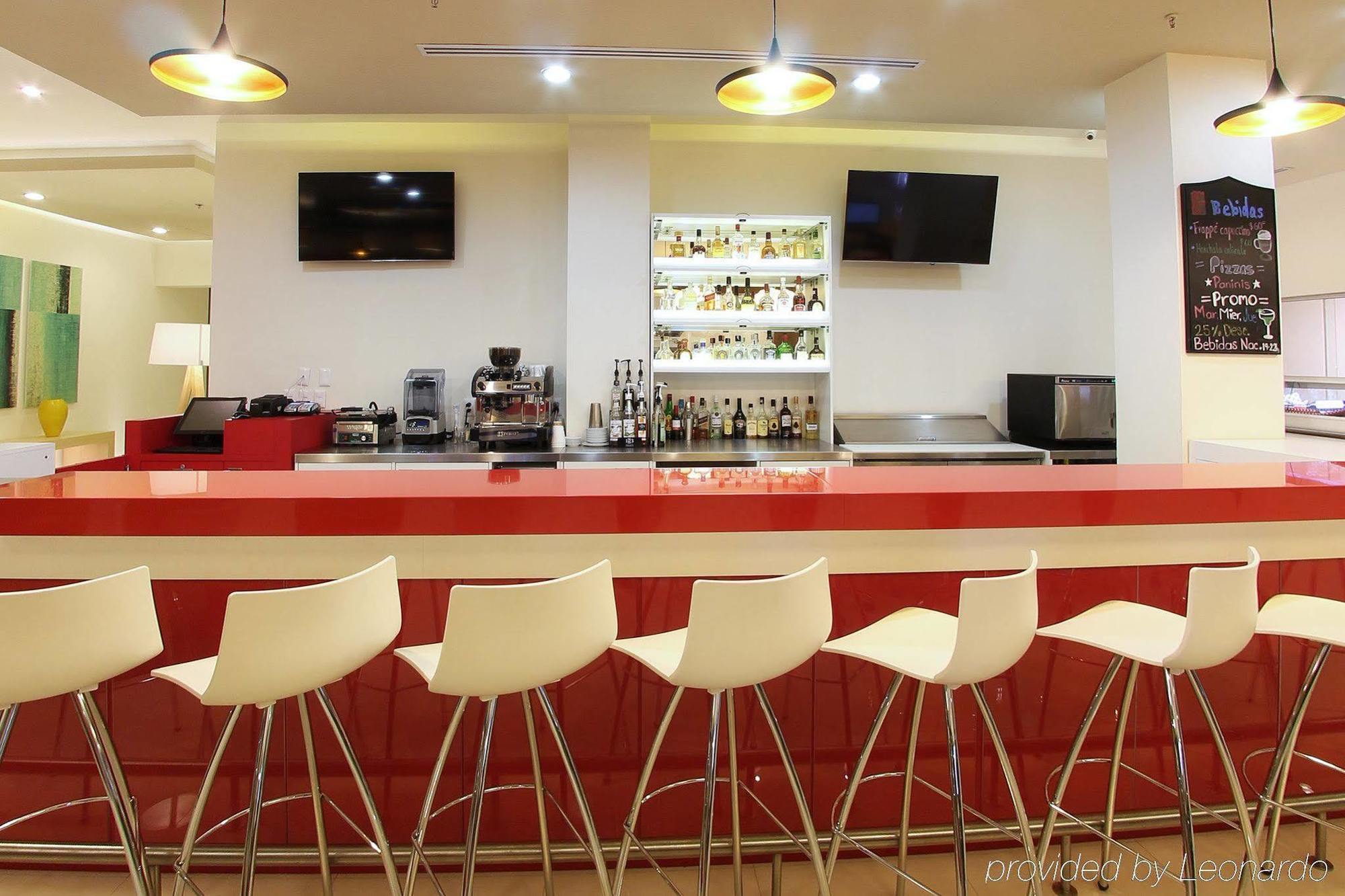 Fiesta Inn โคอาทซาโคลคอส ภายนอก รูปภาพ