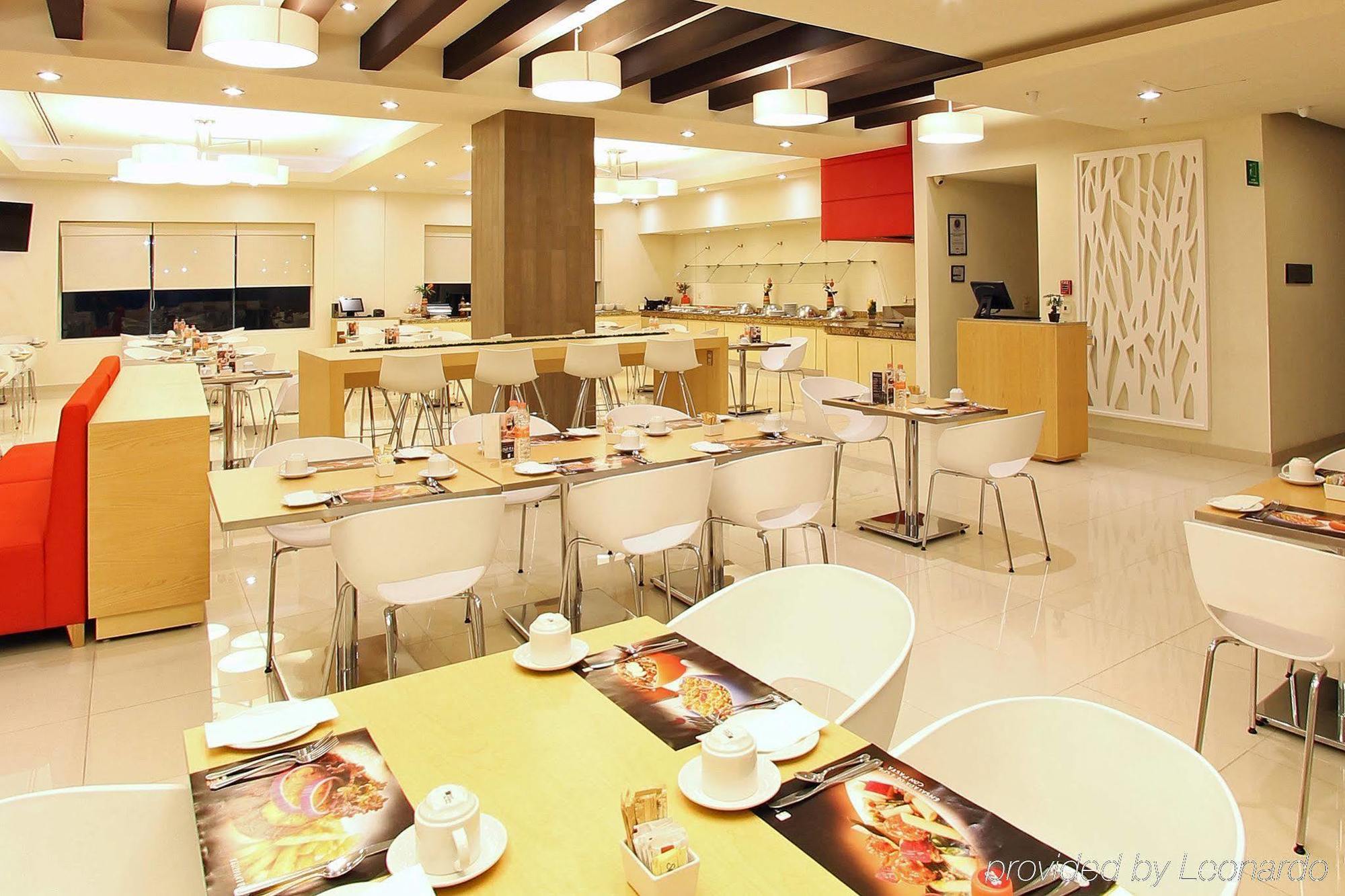 Fiesta Inn โคอาทซาโคลคอส ภายนอก รูปภาพ