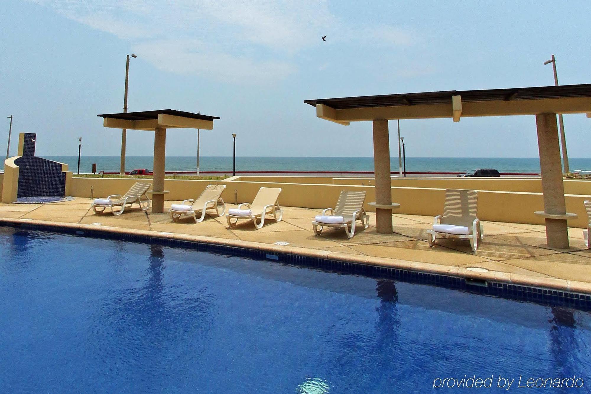 Fiesta Inn โคอาทซาโคลคอส ภายนอก รูปภาพ