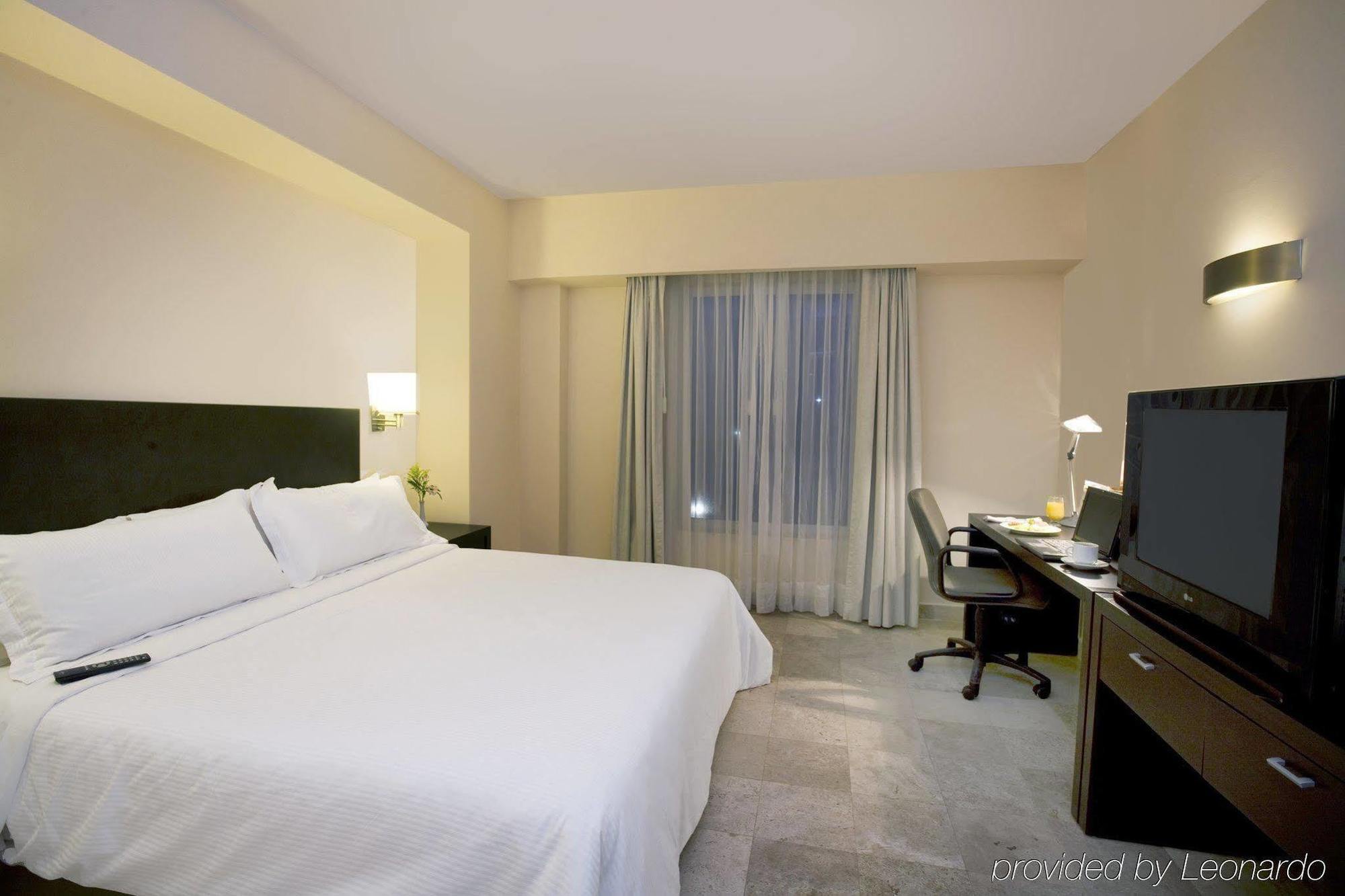 Fiesta Inn โคอาทซาโคลคอส ภายนอก รูปภาพ